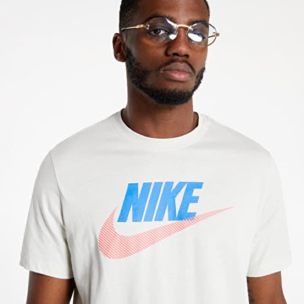 Nike Men's 100% Cotton Cream The Nike Tee Logo size Medium